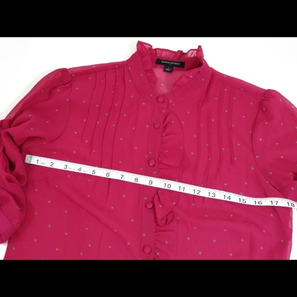 Banana Republic Classy Ruffled Top Size Small - Picture 7 of 7